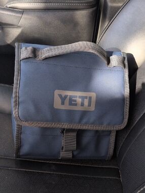 Yeti Navy Blue Daytrip lunch Bag